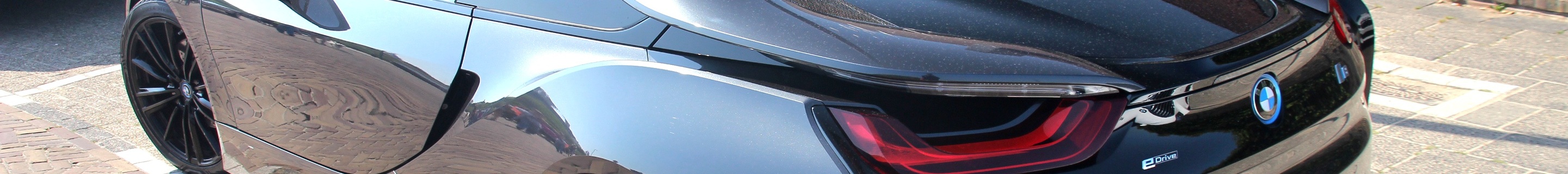 BMW i8 Roadster