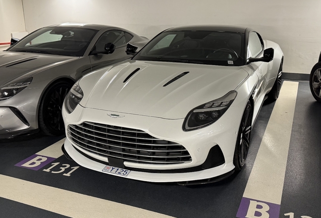 Aston Martin DB12