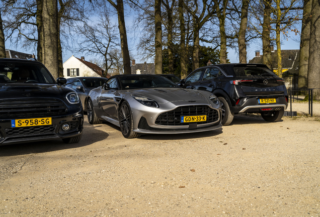 Aston Martin DB12 Volante