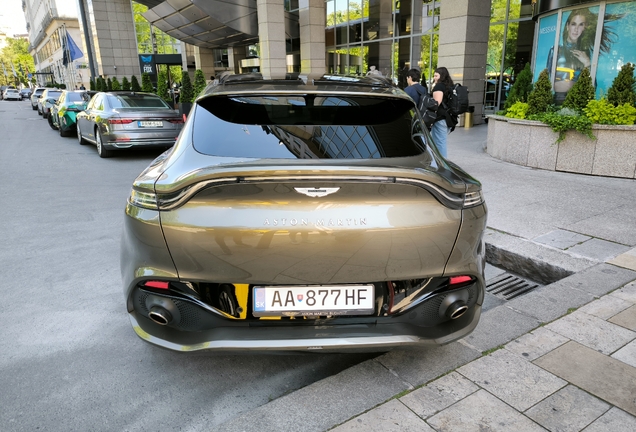 Aston Martin DBX