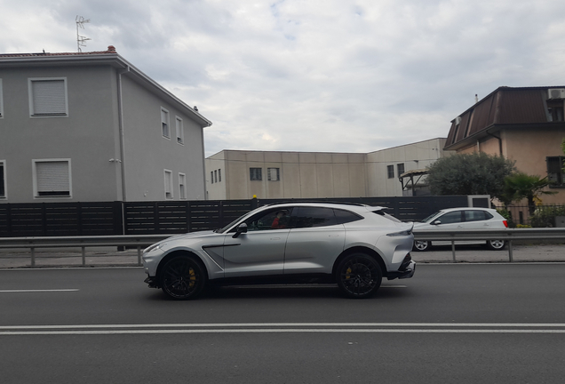 Aston Martin DBX707