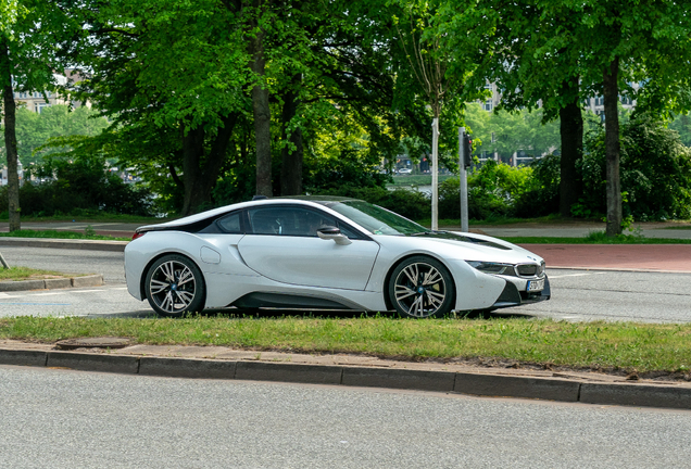 BMW i8