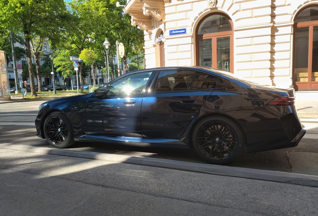 BMW M5 G90
