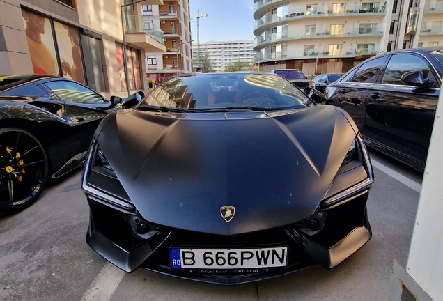 Lamborghini Revuelto