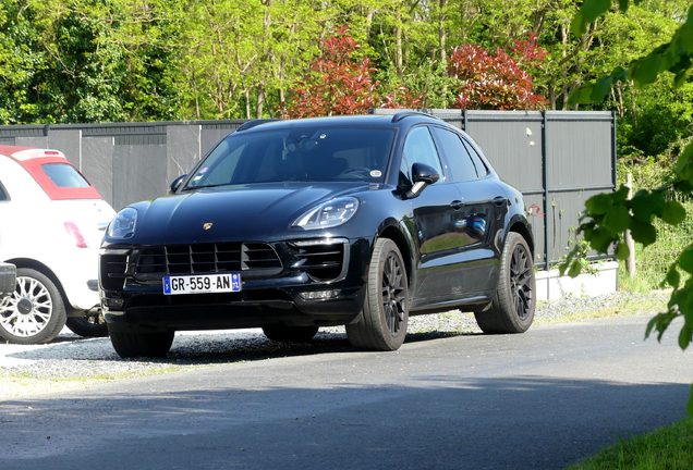 Porsche 95B Macan GTS