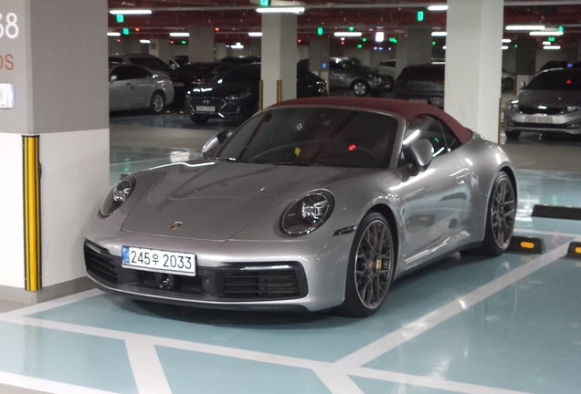 Porsche 992 Carrera 4S Cabriolet MkI