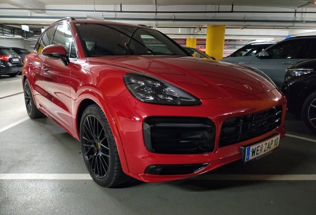 Porsche 9YA Cayenne GTS