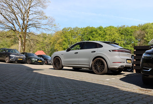 Porsche Cayenne Coupé Turbo E-Hybrid