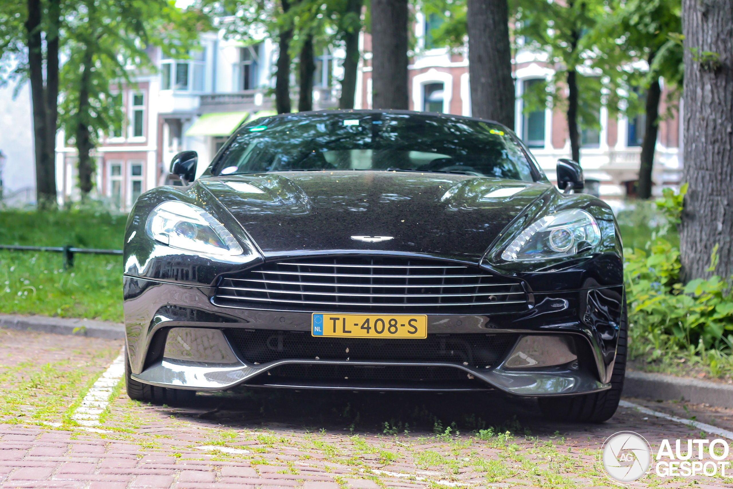 Aston Martin Vanquish Volante 2015 Carbon Black Edition
