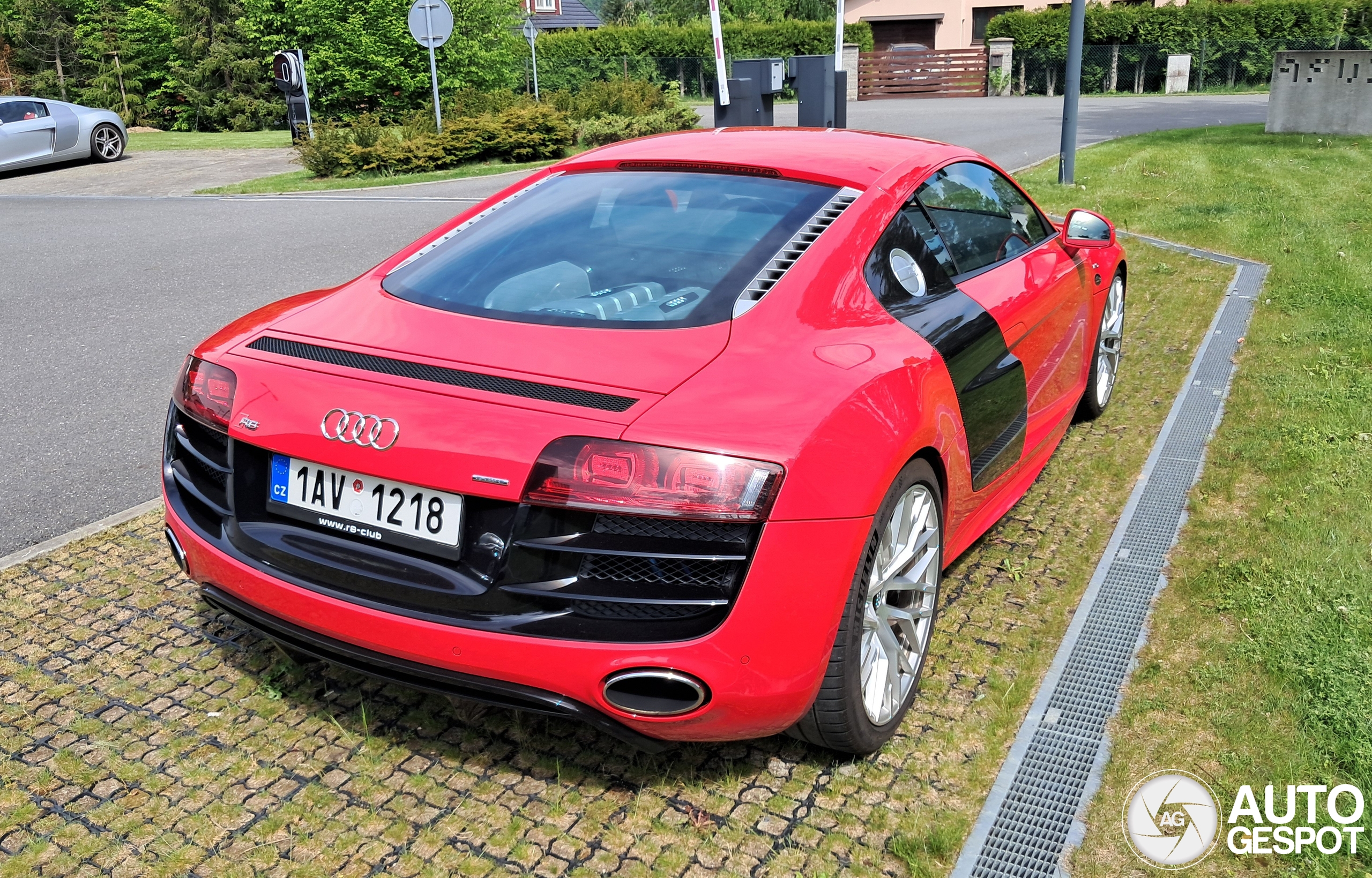 Audi R8 V10