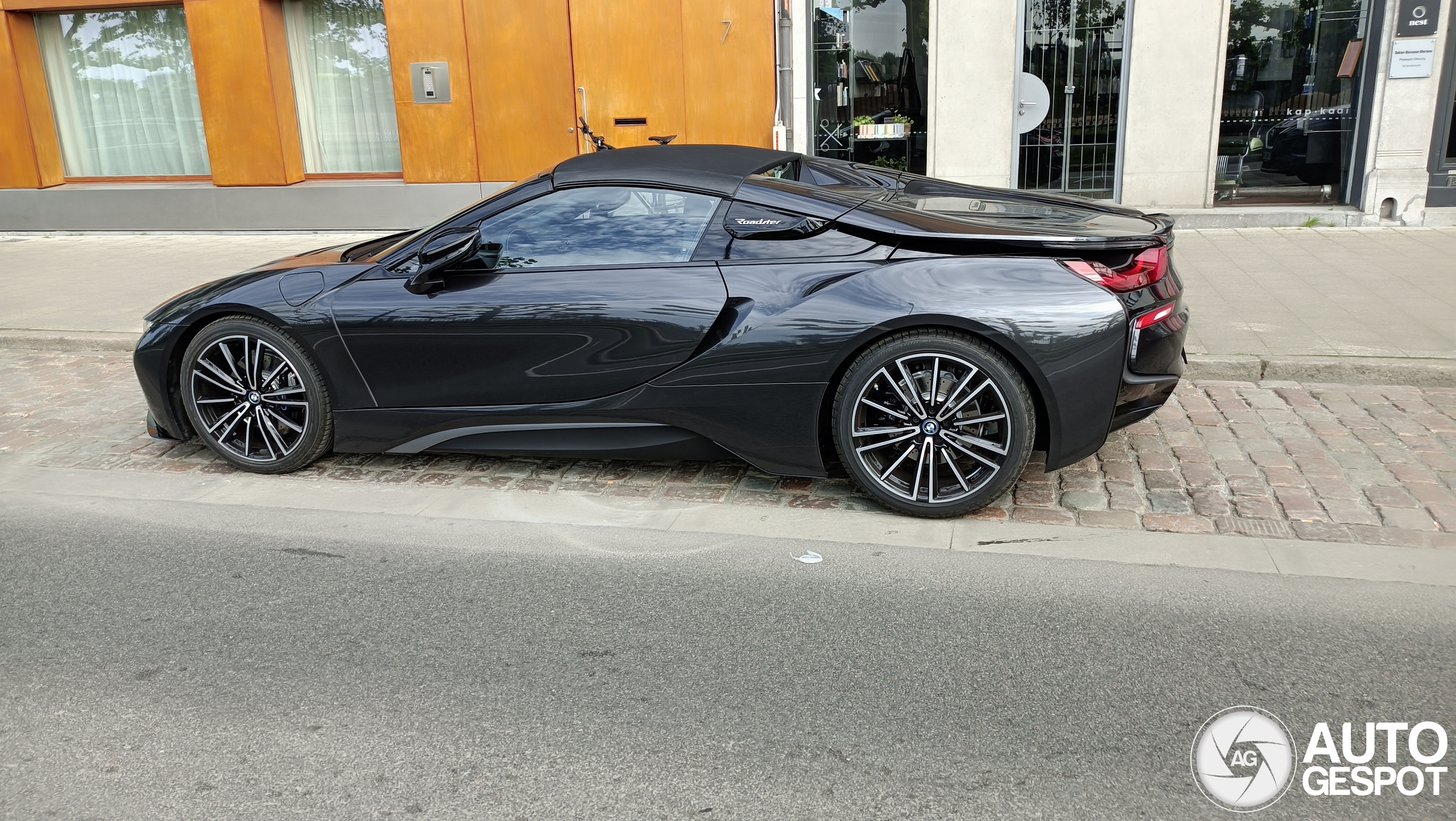 BMW i8 Roadster