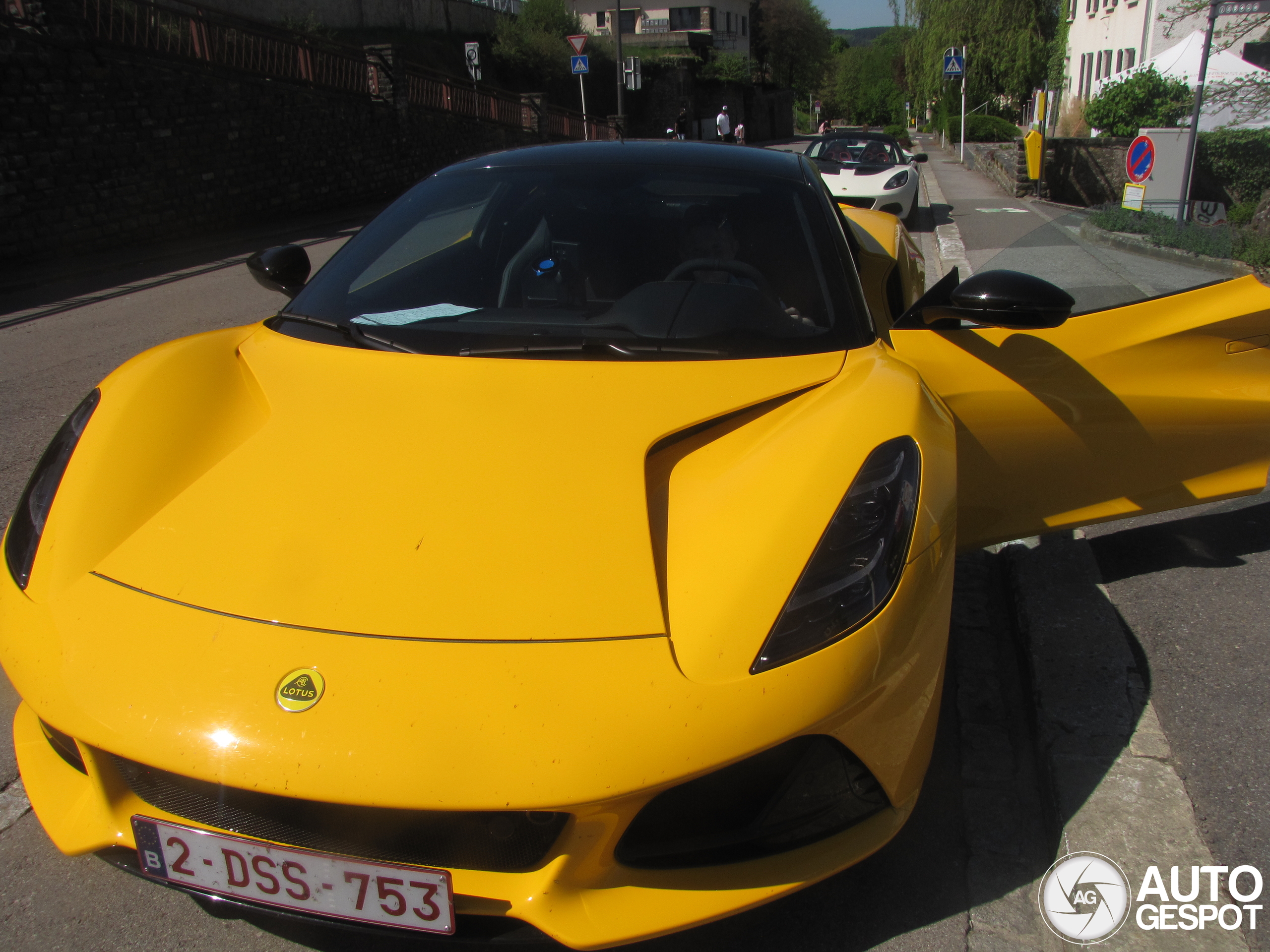 Lotus Emira