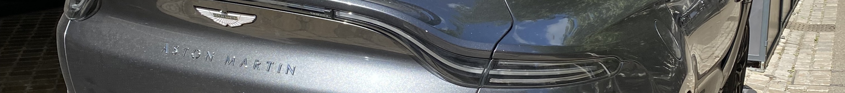 Aston Martin DBX