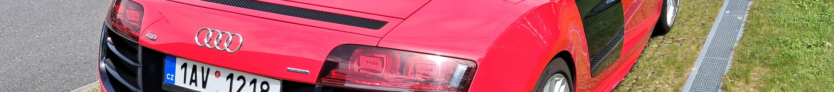 Audi R8 V10