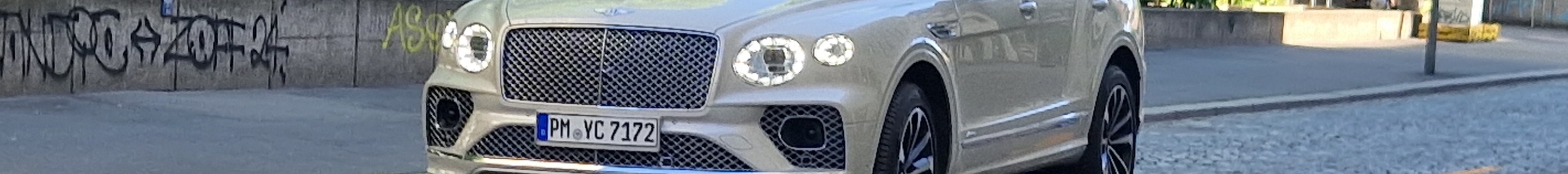 Bentley Bentayga Azure