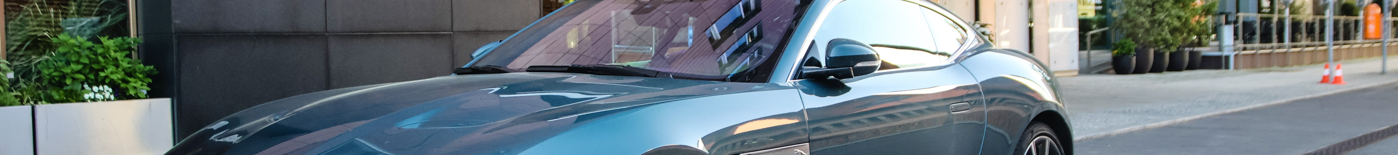 Jaguar F-TYPE P450 75 Coupé