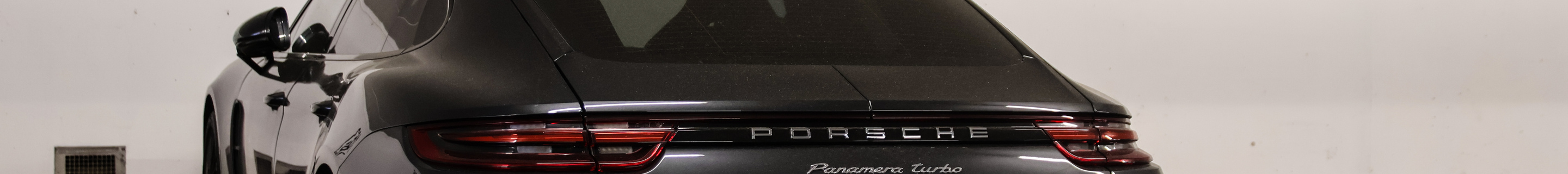 Porsche 971 Panamera Turbo
