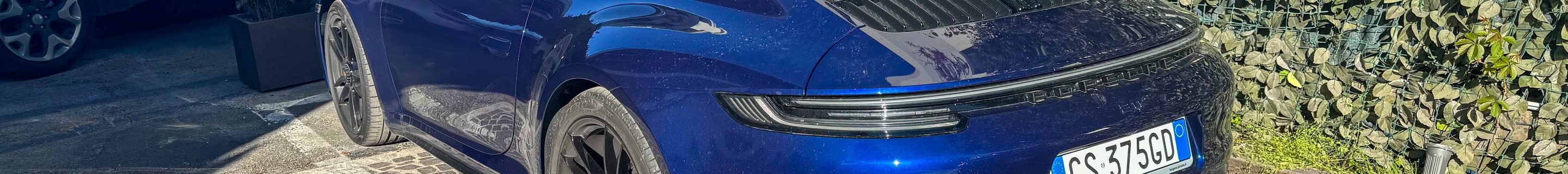Porsche 992 Carrera 4 GTS