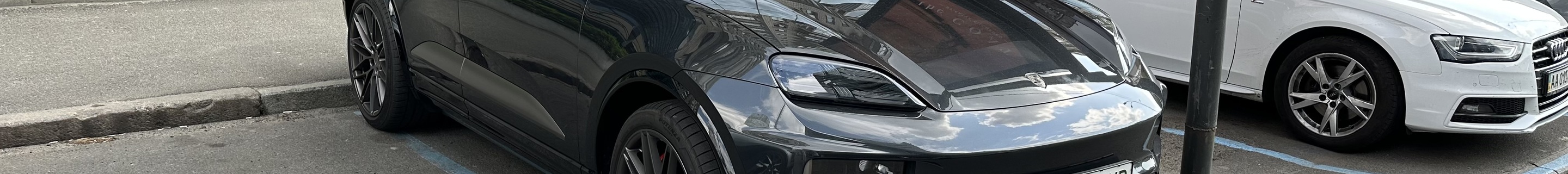 Porsche Macan EV Turbo
