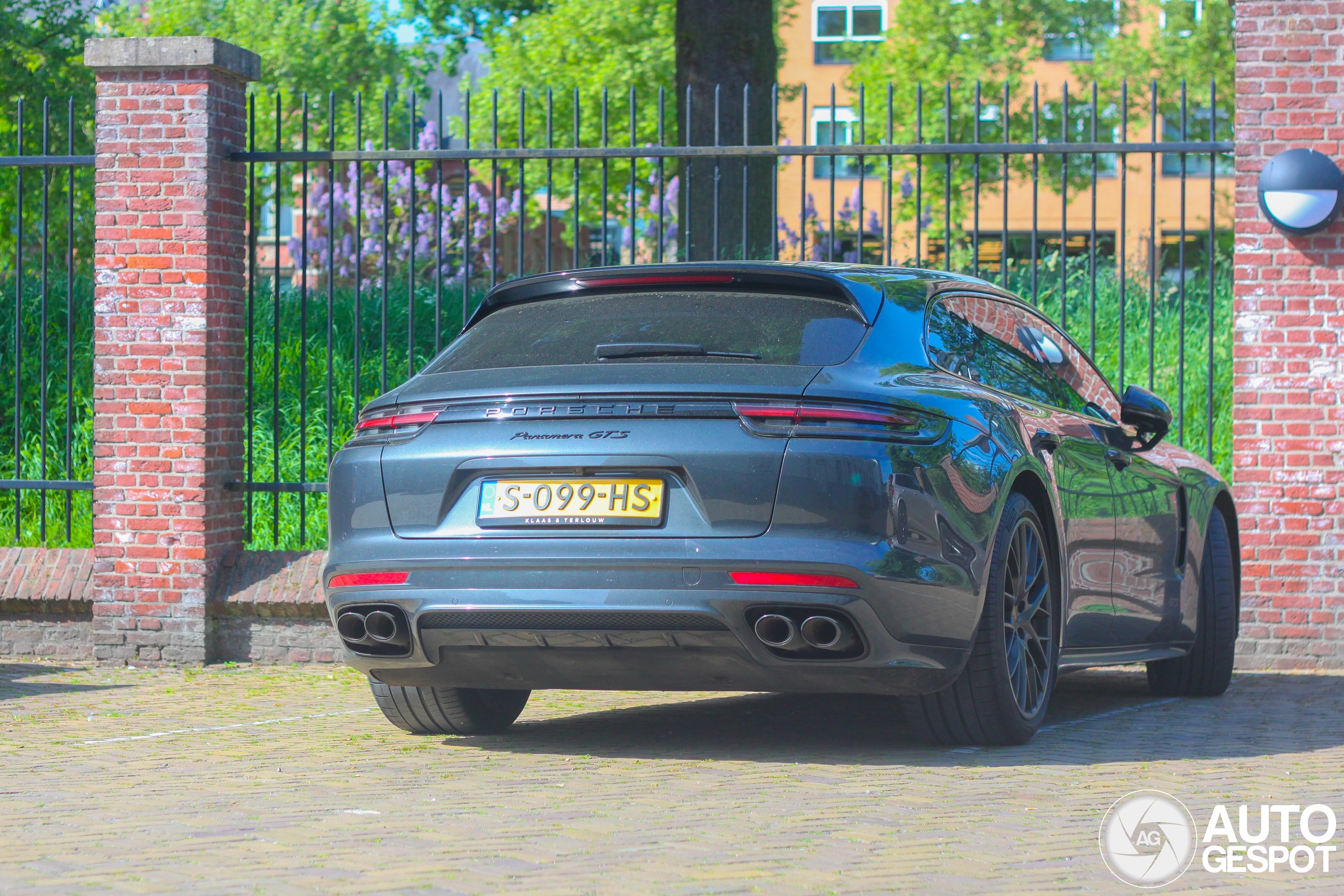 Porsche 971 Panamera GTS Sport Turismo