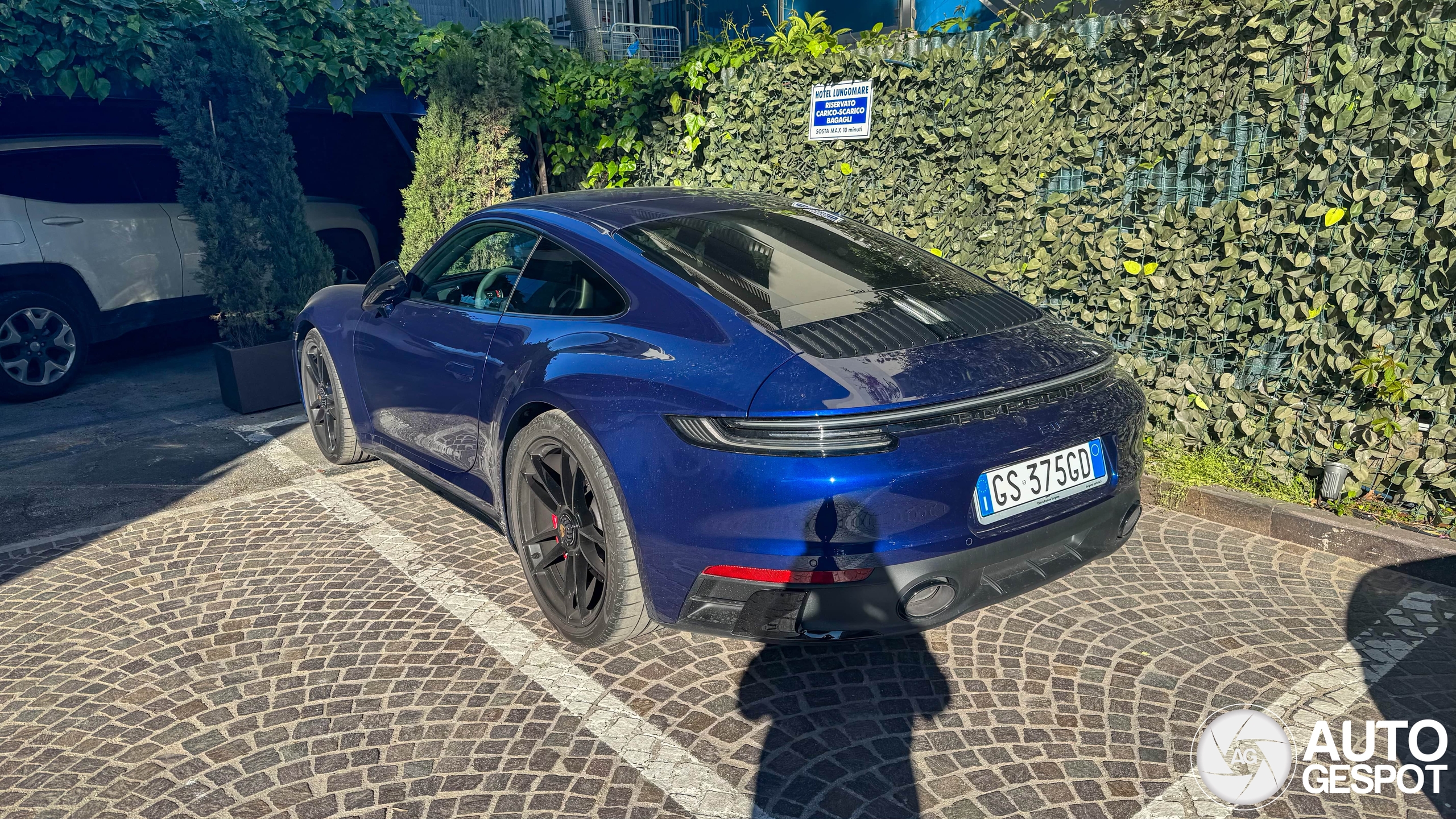 Porsche 992 Carrera 4 GTS