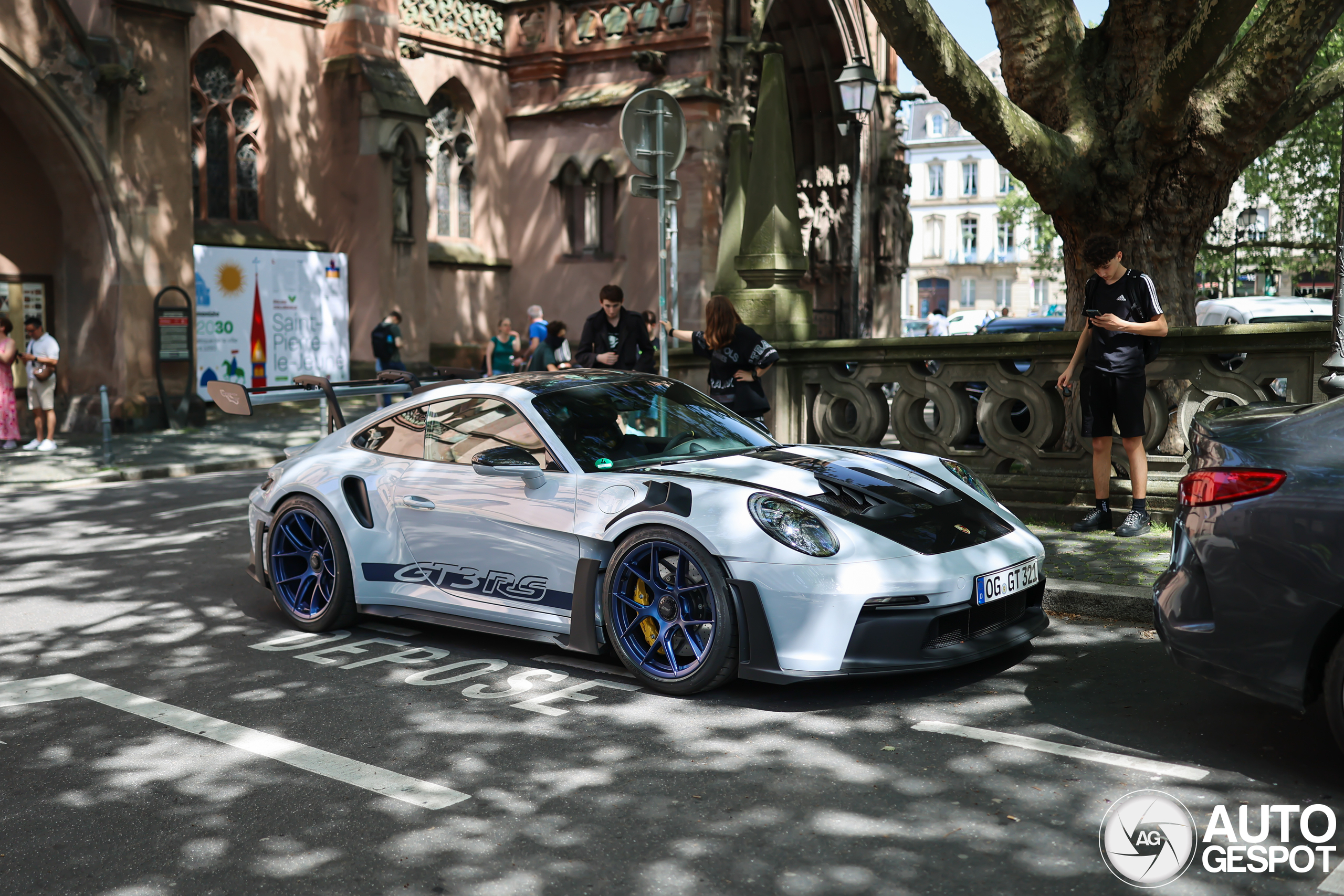 Porsche 992 GT3 RS Weissach Package