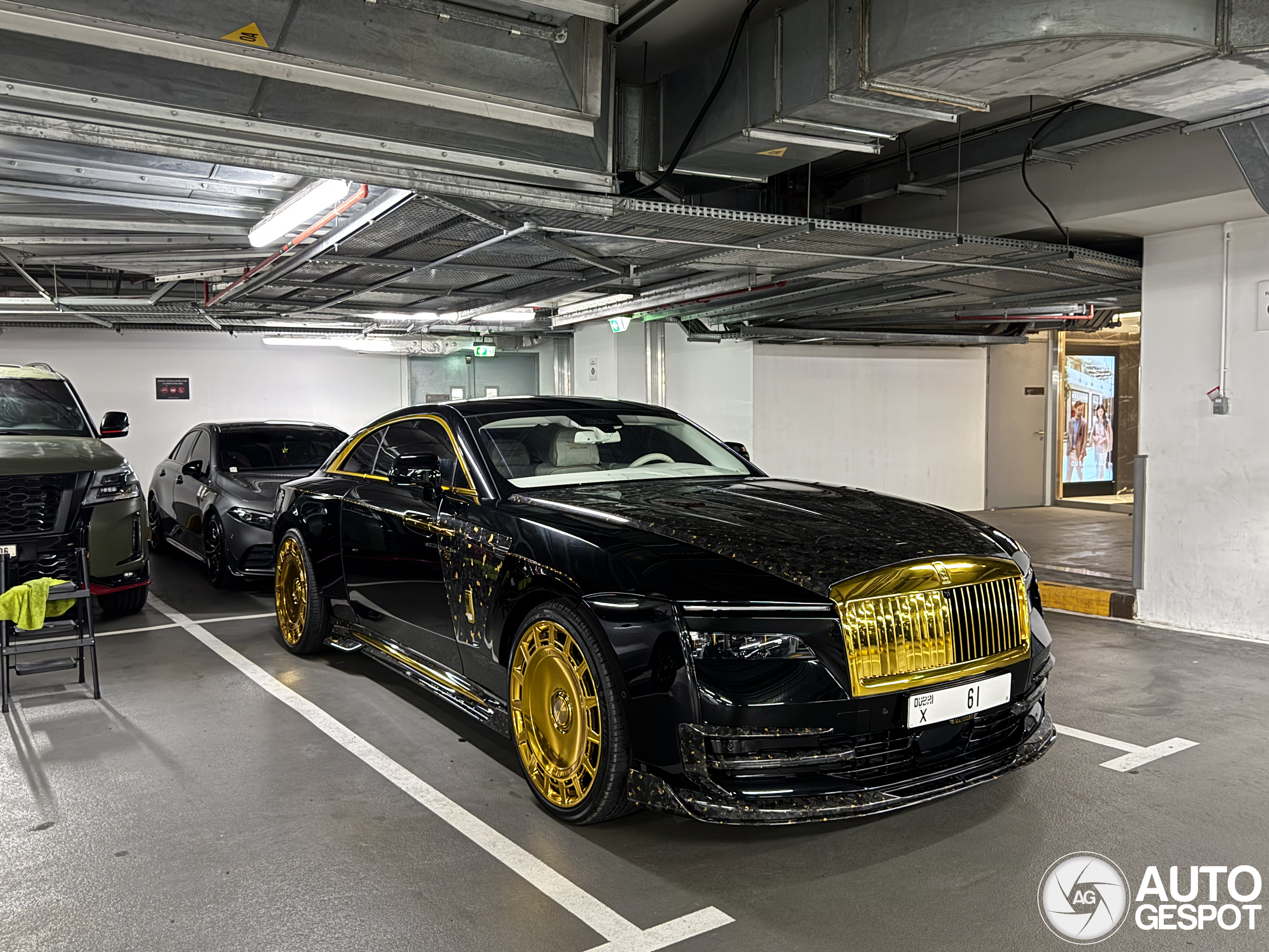Met goudvlokken: Rolls-Royce Spectre Mansory Equista Linea d'Oro