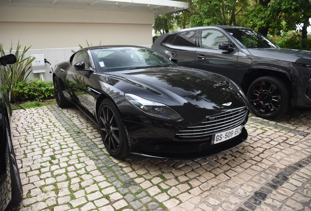 Aston Martin DB11 V8