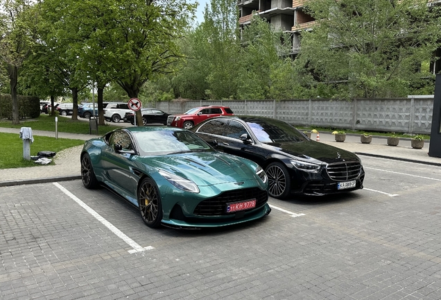 Aston Martin DB12