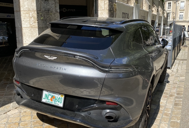 Aston Martin DBX