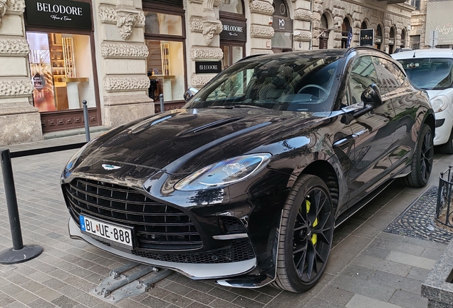 Aston Martin DBX707
