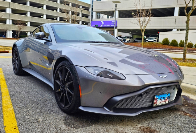 Aston Martin V8 Vantage 2018