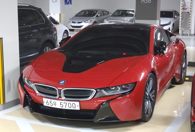 BMW i8 Protonic Red Edition