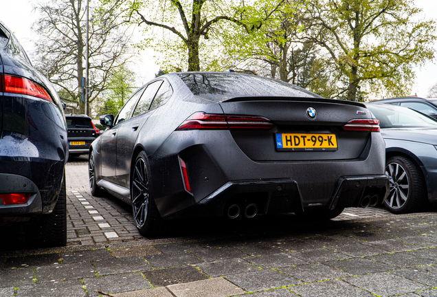 BMW M5 G90