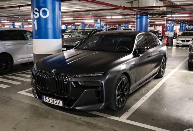 BMW M760e xDrive