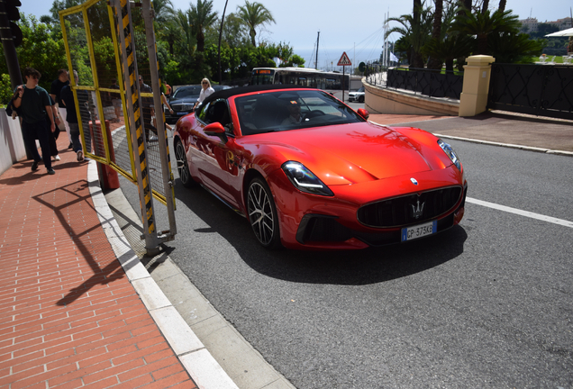 Maserati GranCabrio Trofeo
