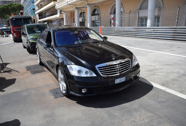 Mercedes-Benz S 65 AMG V221