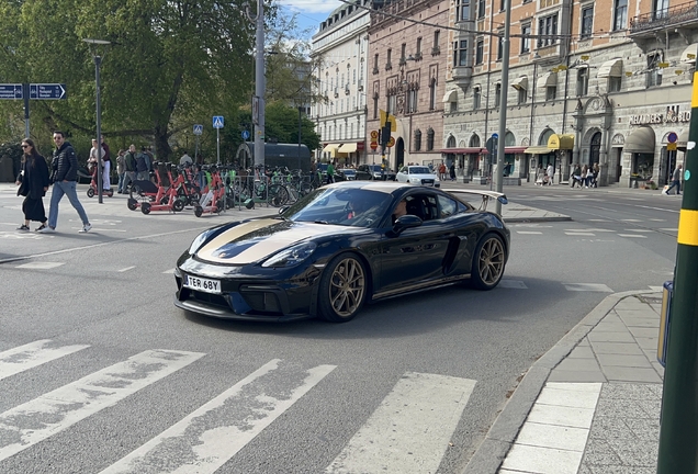 Porsche 718 Cayman GT4
