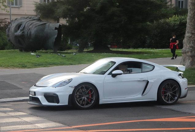 Porsche 718 Cayman GT4