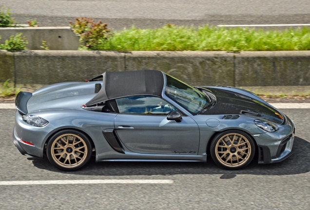 Porsche 718 Spyder RS Weissach Package