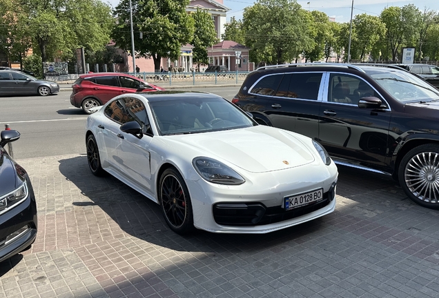 Porsche 971 Panamera Turbo