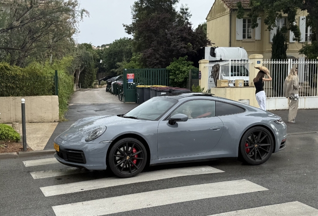 Porsche 992 Carrera 4S