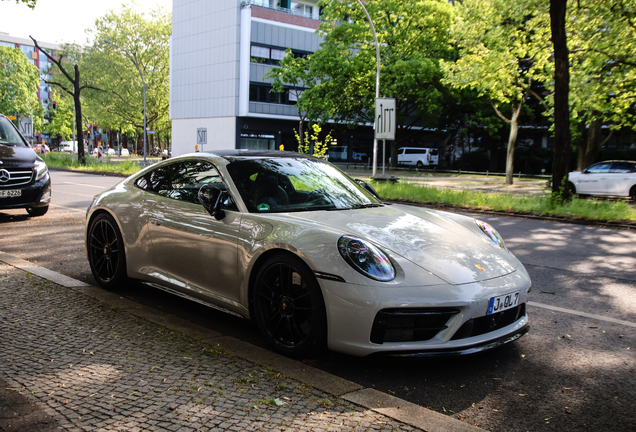 Porsche 992 Carrera GTS