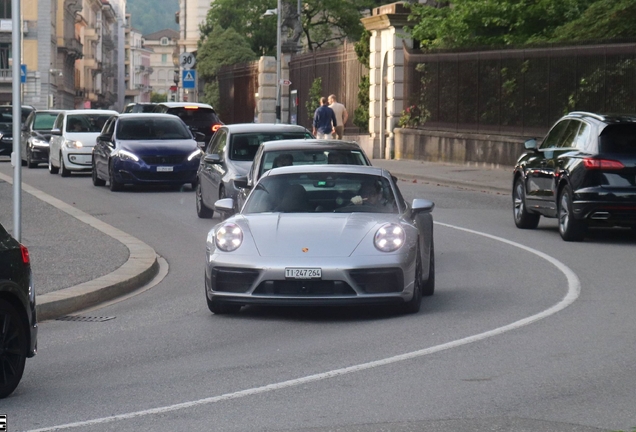 Porsche 992 Carrera GTS