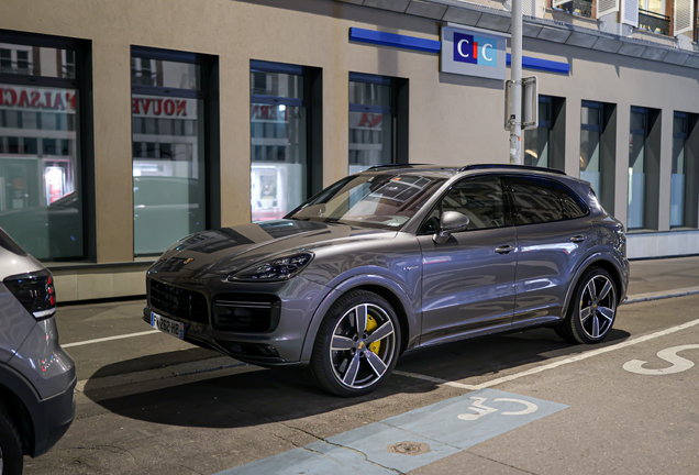Porsche Cayenne Turbo S E-Hybrid