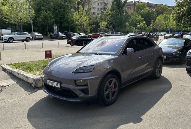 Porsche Macan EV Turbo