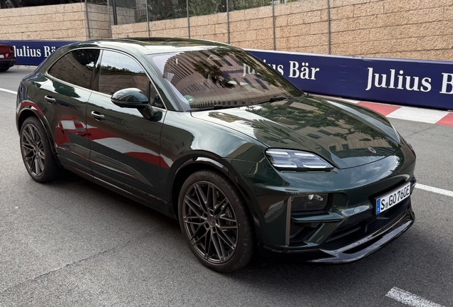 Porsche Macan EV Turbo