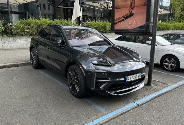 Porsche Macan EV Turbo