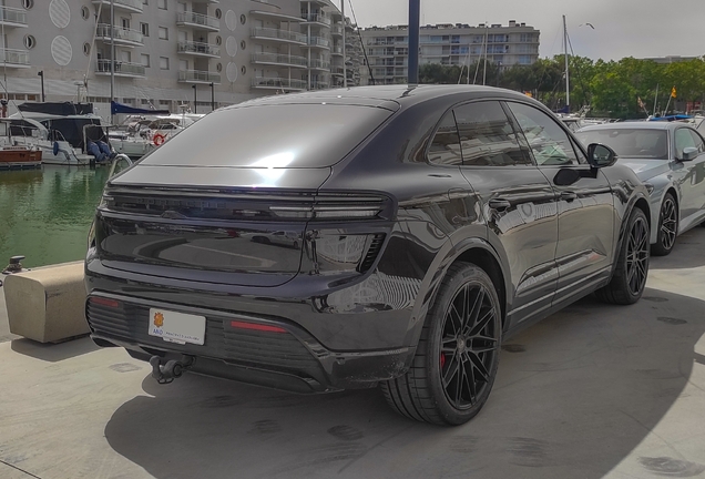 Porsche Macan EV Turbo