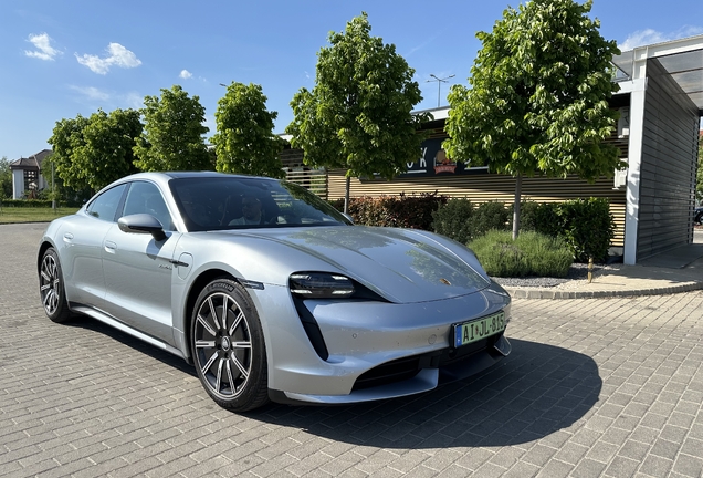 Porsche Taycan Turbo